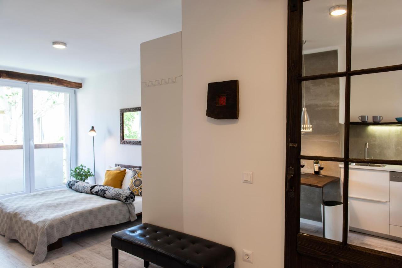 Appartement Loft Apartman à Pécs Extérieur photo