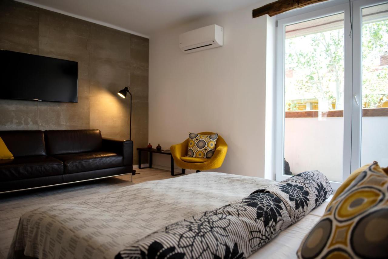 Appartement Loft Apartman à Pécs Extérieur photo