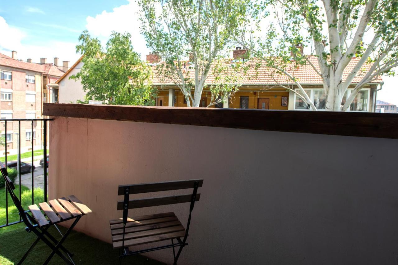 Appartement Loft Apartman à Pécs Extérieur photo