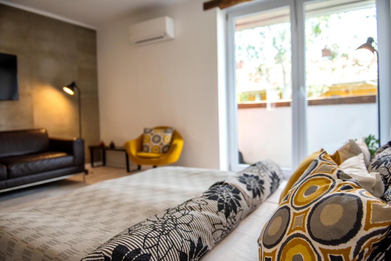 Appartement Loft Apartman à Pécs Extérieur photo